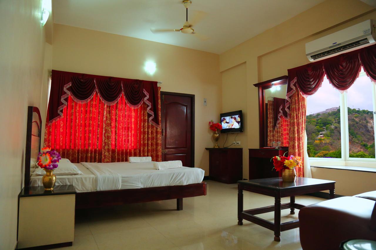 Hotel Vels Court Palni Dış mekan fotoğraf